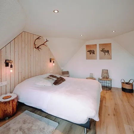 Chalet Boreal Avec Bain A Bulles - In The Woods Gesves